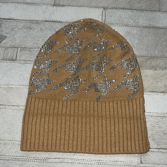 Retrofete beanie main image 5